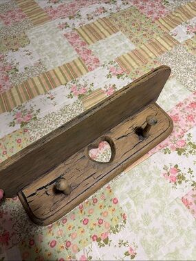 Vintage Rustic Wooden Heart Hook Rack